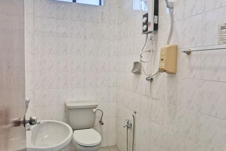 Bathroom, Yussy Homestay at Afamosa Bungalow, Alor Gajah