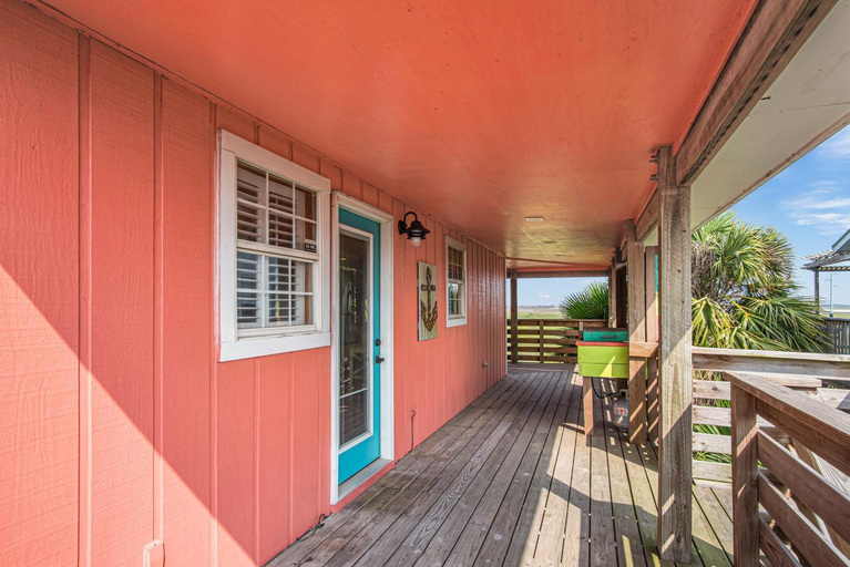 Others 5, Beachin Country, Nueces