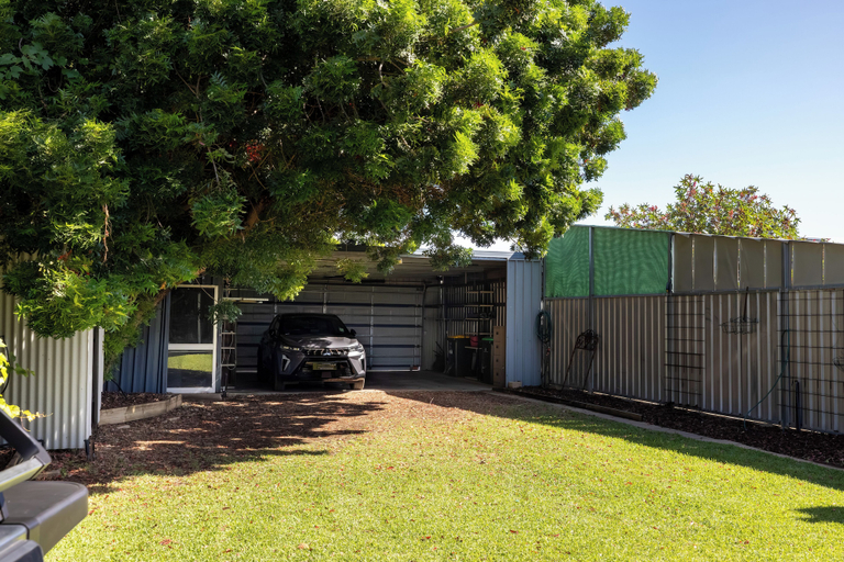 Property grounds, Indulge - Private Pine, Mildura - Pt A