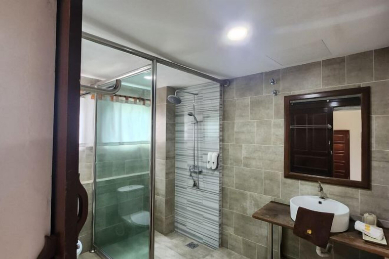 Bathroom 3, Uptown Eco Hotel, Kuala Terengganu
