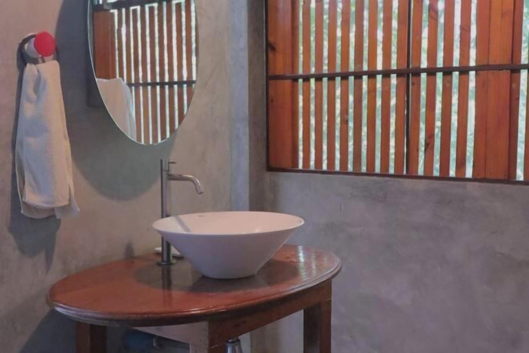 Bathroom 3, BaanRai KhunYa, Sai Yok