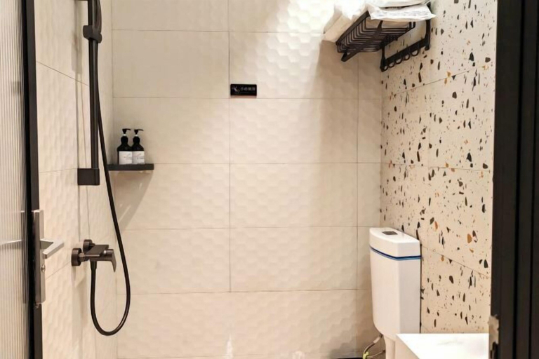 Bathroom 4, Yizhang Fuhao Hotel, Chenzhou