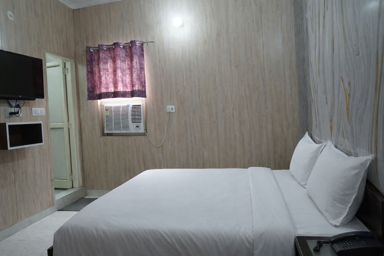 Room 4, Hotel Govind Palace Near Ganga, Garhwal