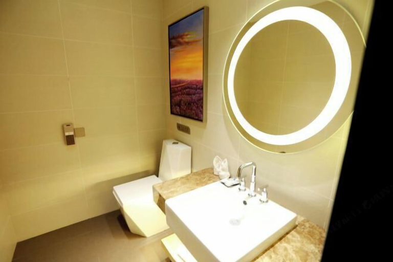 Bathroom 3, Lavande Hotel (Zhuanghe Xiangyang Road), Dalian