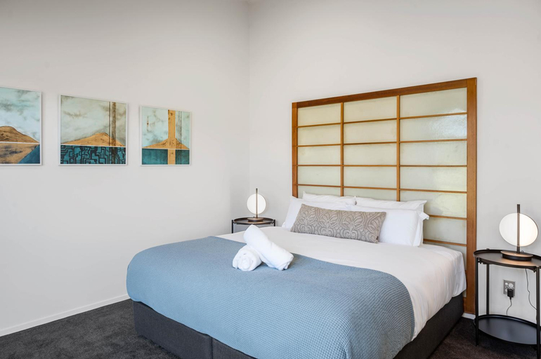 Bedroom 3, Above Par Golf Course Villa with Hot Tub 4bd3bth, Rotorua