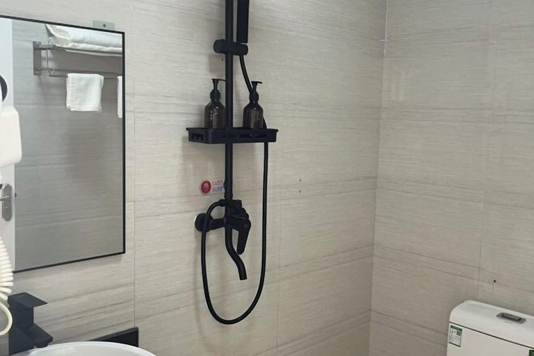 Bathroom 3, Daxin Mingxuan Qianzhuyuan Hotel, Chongzuo