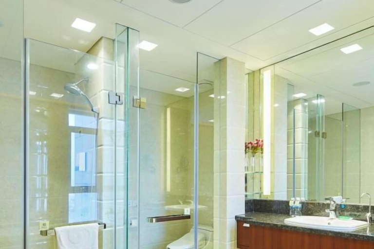 Bathroom, Huaxi Hotel, Dingxi