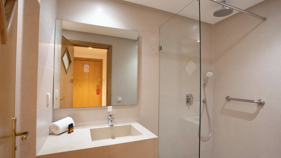 Bathroom 5, Alwalid Hotel, Casablanca