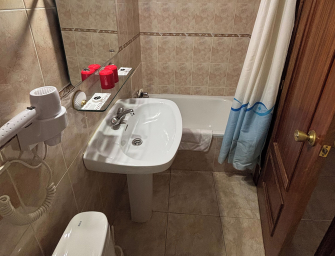Bathroom 3, DORMERO Hotel Sahagún, León