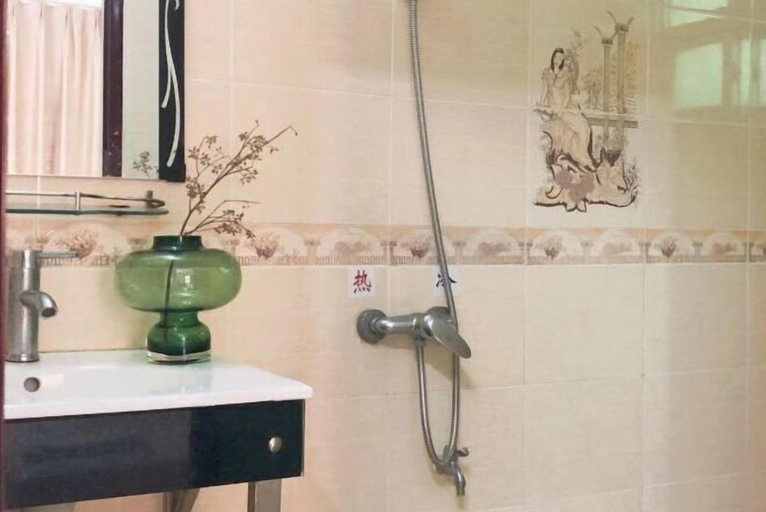 Bathroom, Yugang Family Hotel, Yangjiang