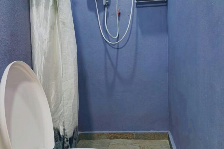 Bathroom 4, Cow B Homestay Semporna, Semporna