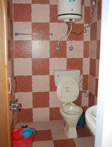 Bathroom 5, Hotel First Kashmir, Srinagar