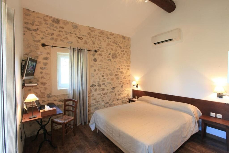 Bedroom 3, Domaine les Mejeonnes, Drôme