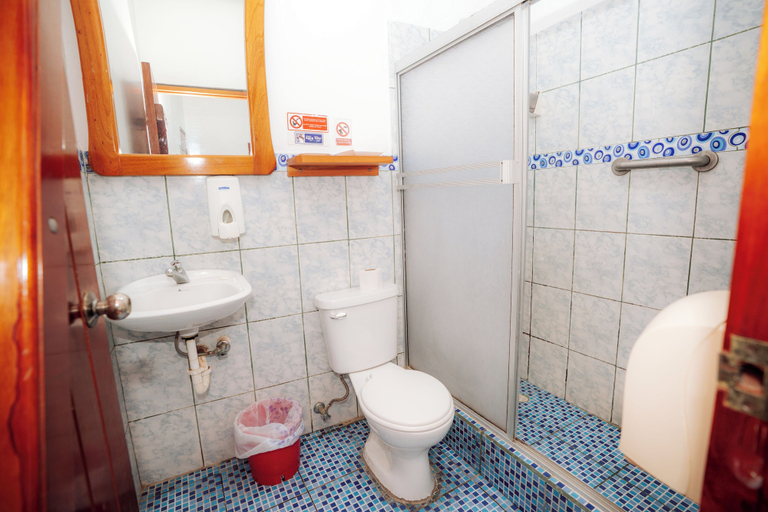 Bathroom 5, El Descanso del Petrel, Santa Cruz