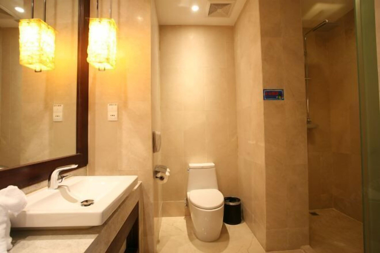 Bathroom 4, Qisheng Internation Hotel, Zibo