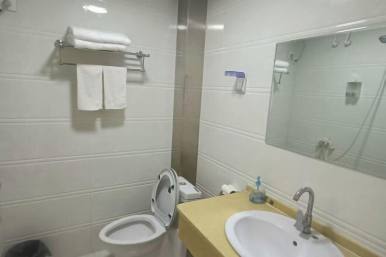 Bathroom 4, Xinchangcheng Hotel, Xing'an