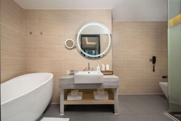 Bathroom 4, Lavande Hotels (Xianning Tonghui Square), Xianning