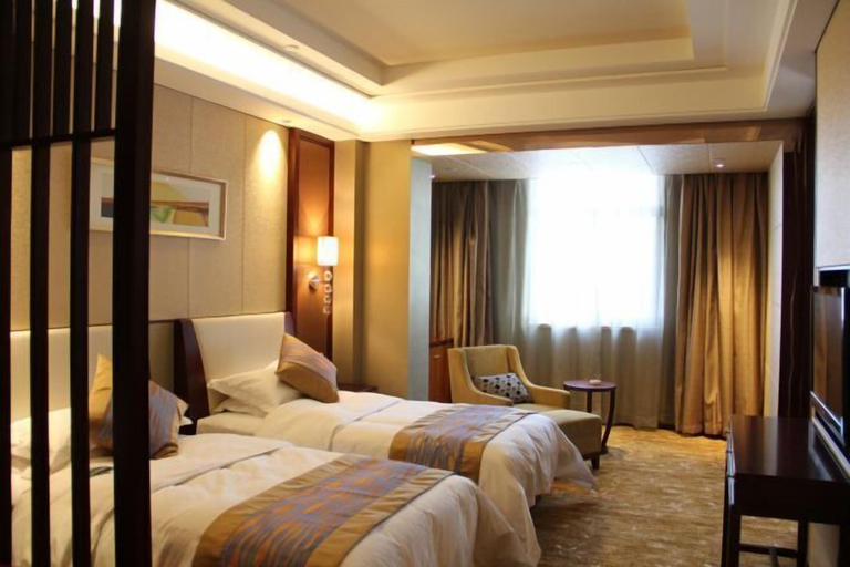 Bedroom 2, Zhongwei International Holiday Hotel, Fushun