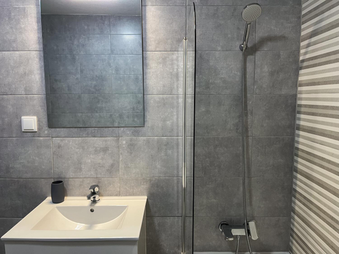 Bathroom 3, Leevin Stay Guesthouse, Faro