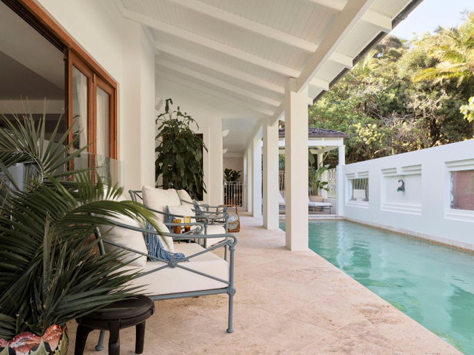 Swimming pool 4, Raes on Wategos, Byron