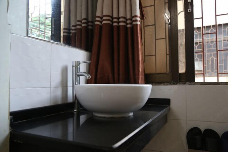 Bathroom 4, Beihai Jiashenjia hotel, Beihai