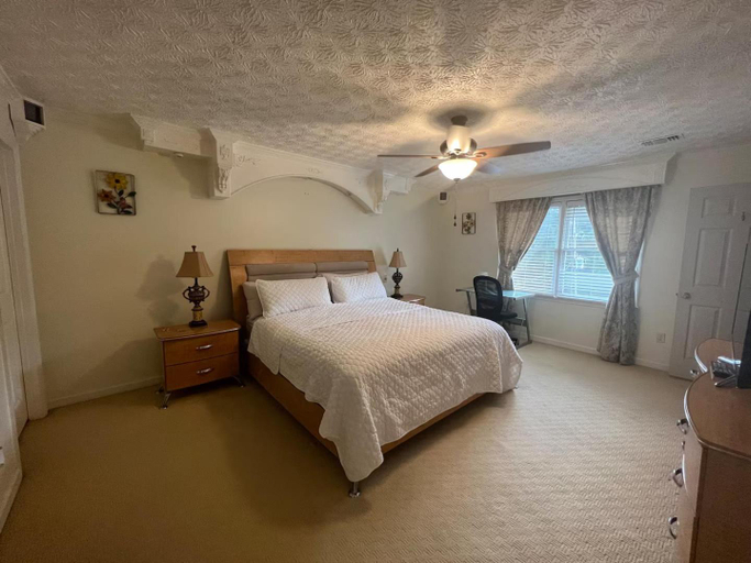 Bedroom 2, Woodland Apartments, Cobb