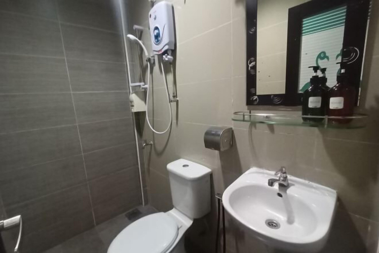 Bathroom 4, Anggerik Garden Hotel - AG Hotel, Manjung