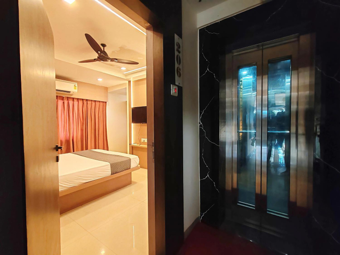 Bedroom 3, Hotel Royal Inn, Raigarh