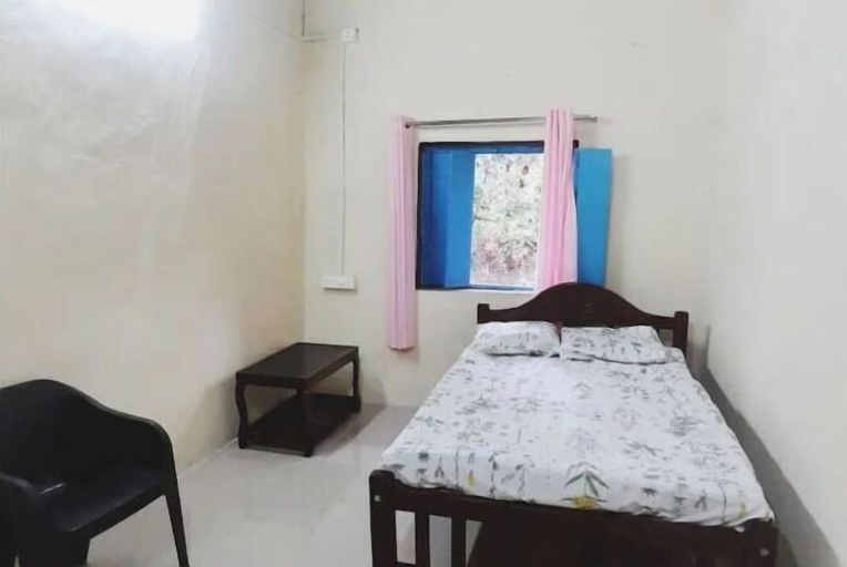 Room 4, Little Yellow House • Insta: @little.yellow.house1943, South Goa