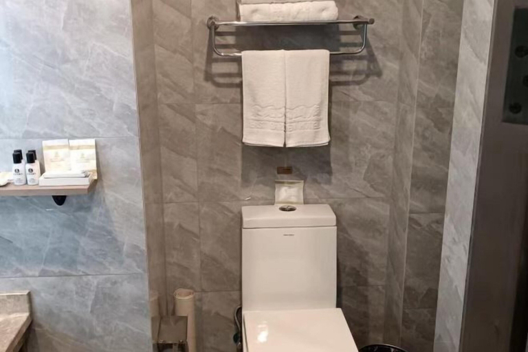 Bathroom 4, Dongyuan Hotel, Zhenjiang