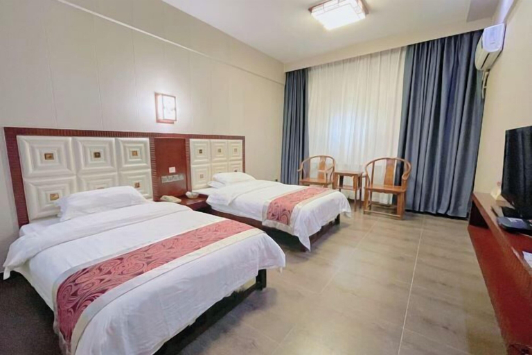 Bedroom 3, Hongli Business Hotel, Hainan
