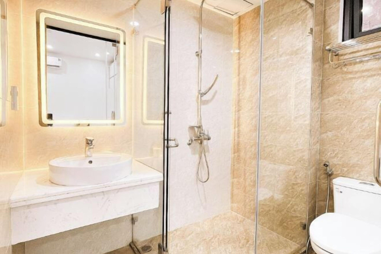 Bathroom 5, D&H Apartment Hotel, Hải An