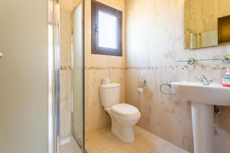 Bathroom 3, Villa Fortuna