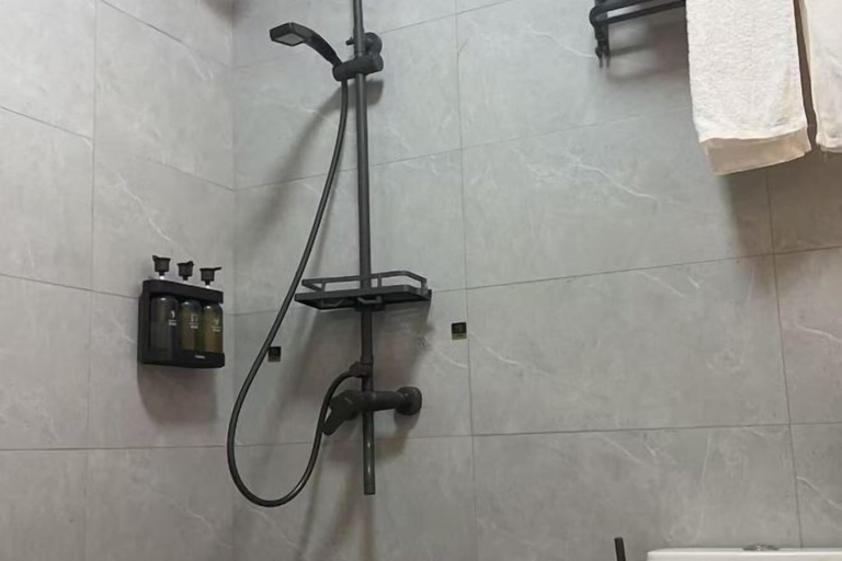 Bathroom 3, Shanghai Xinnuo Hotel, Shanghai
