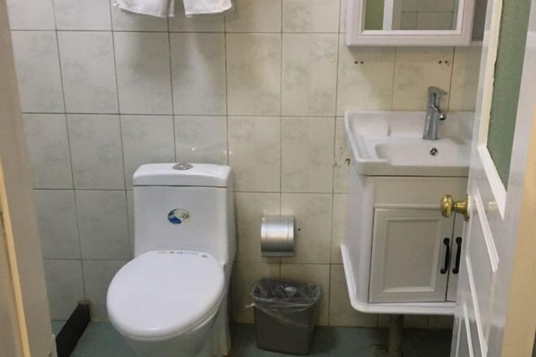 Bathroom 3, Yongshun Hotel, Shanghai