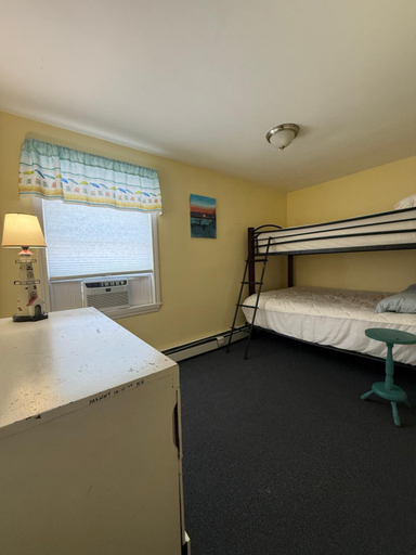 Bedroom 2, The Blue Parrot at Hampton Beach, Rockingham