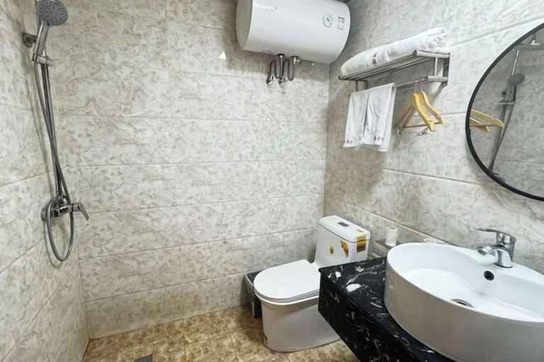 Bathroom 3, Jinyu Hotel, Ili Kazakh