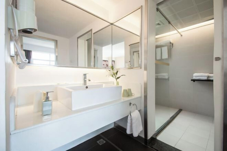 Bathroom 4, the Fountain Resort, Shenzhen