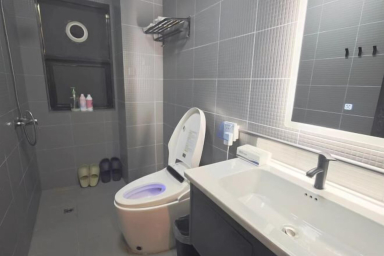 Bathroom, West Lafayette seaview Inn, Shenzhen