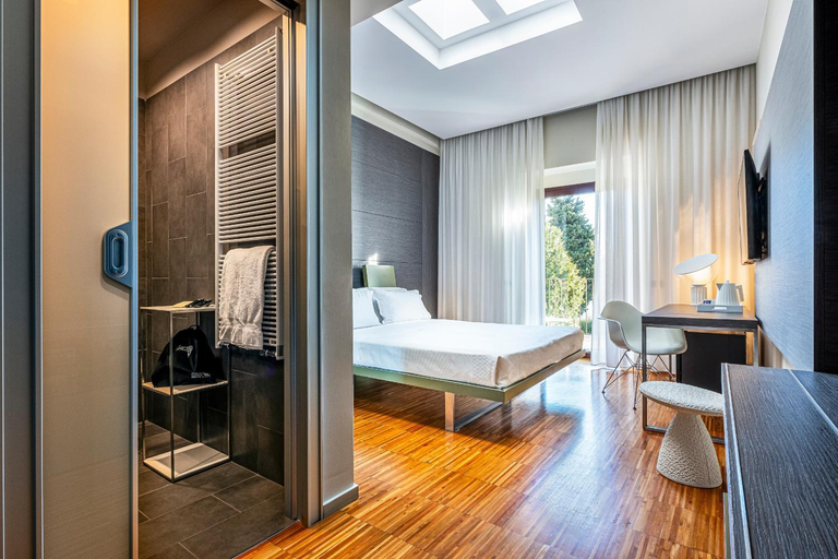 Bedroom 4, Alter Hotel, Cuneo