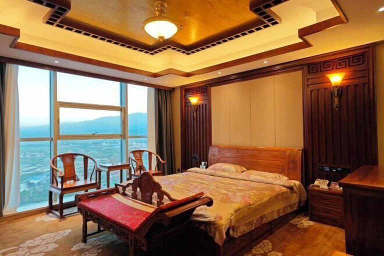 Bedroom 2, Hongbo Hotel, Lincang