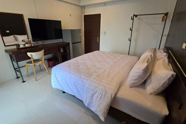Bedroom 1, J.K. Mansion, Suan Luang