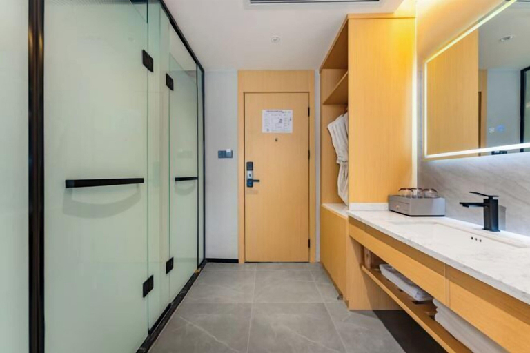 Bathroom 4, Shengtong Hotel, Lijiang