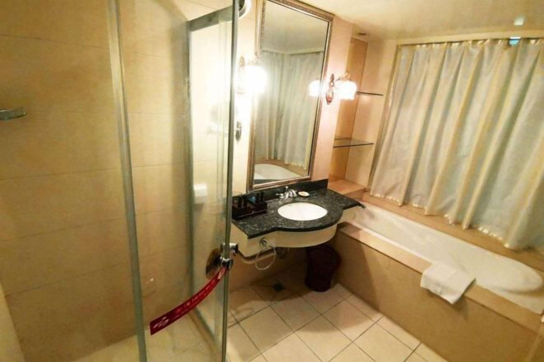 Bathroom, Yunshuijian Hotel, Jiaozuo