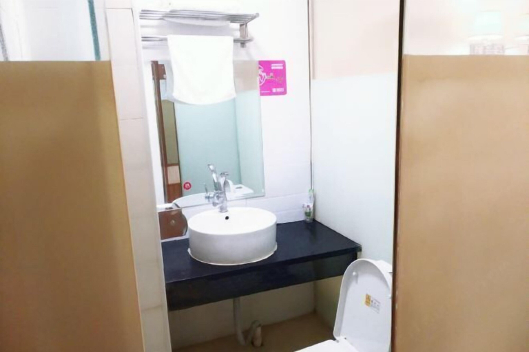 Bathroom 3, Taiyuan Jinfuyuan Express Hotel, Taiyuan