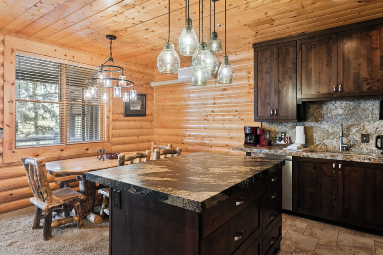 Private kitchen 5, Deer Valley Condo Near Base Hot Tub, Summit