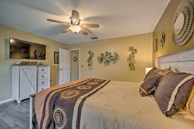 Room 3, Magic Miles Disney Villa & Pool, Polk