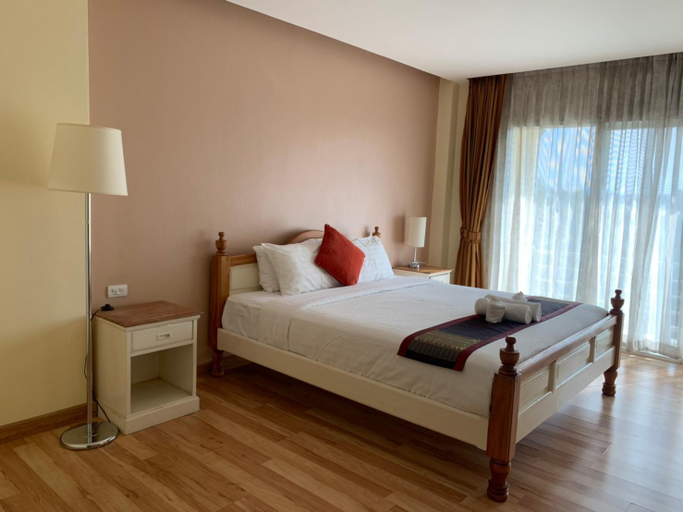 Bedroom 2, อัมพวารี Amphawaree Hotel, Muang Samut Songkhram