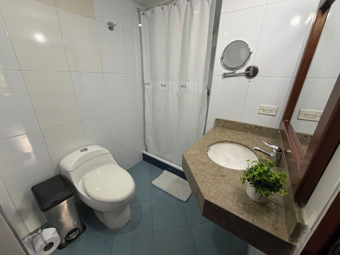 Bathroom 4, Blu Inn Hotel, Santafé de Bogotá