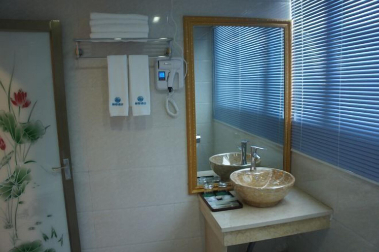 Bathroom, Lido Hotel, Guang'an